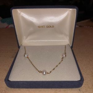 NWT Women’s 10k Gold Necklace with Pearls